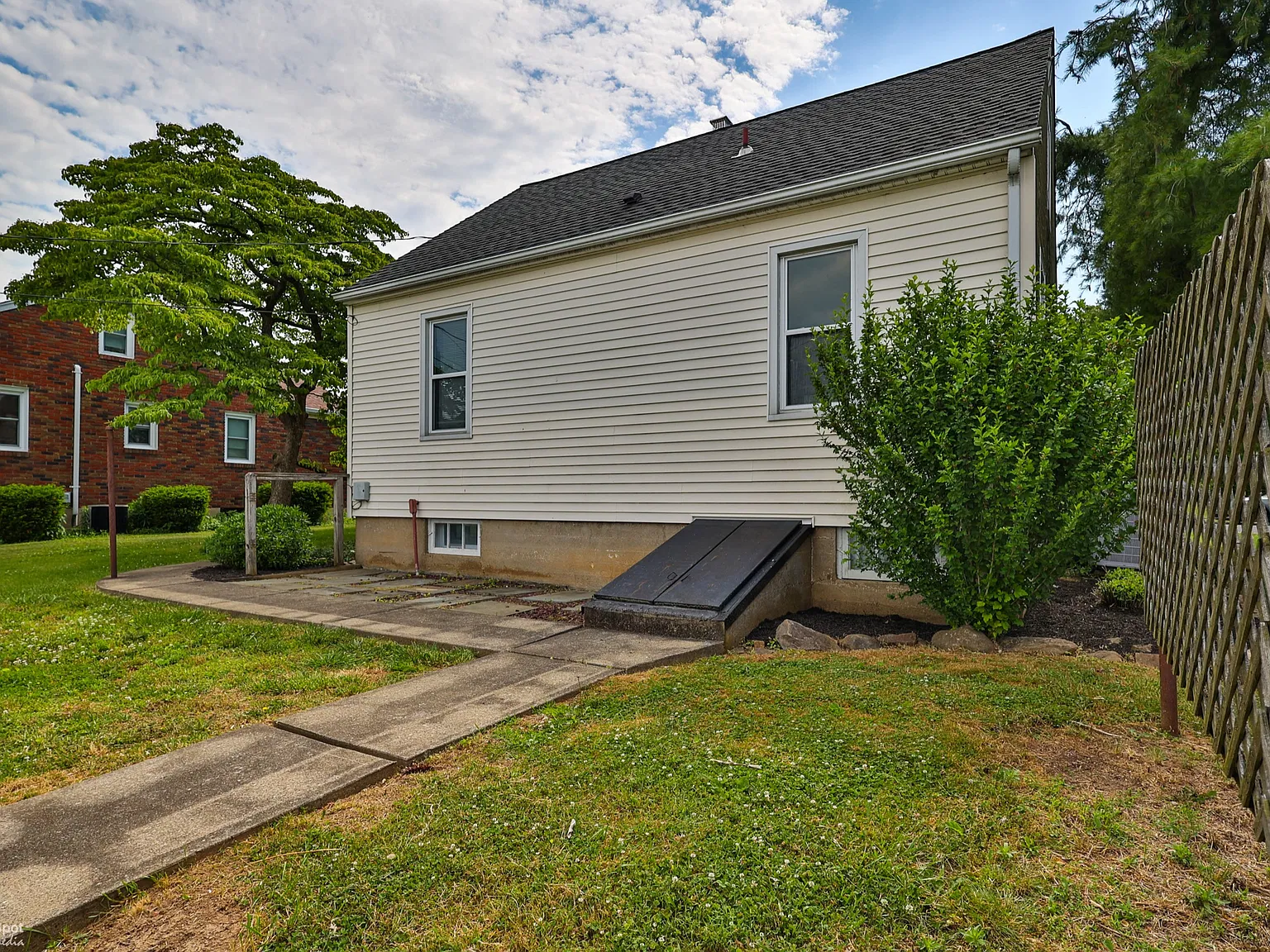 2 bed, 945 sqft, $2,350 — Photo 3