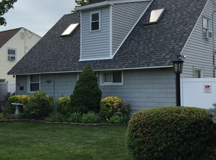 35 Trumpet Ln, Levittown, NY 11756