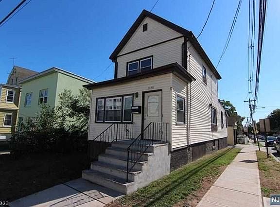 2nd image of 958 Chancellor Ave