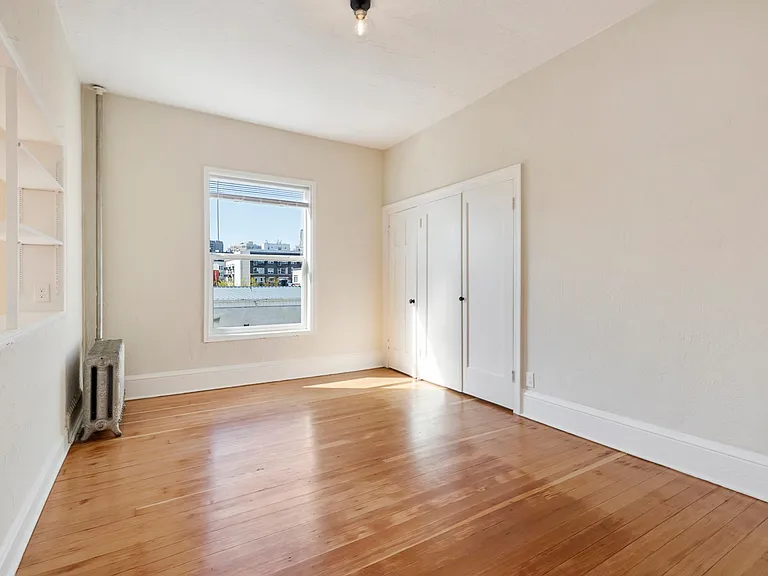 1633 Boylston Ave — Photo 15