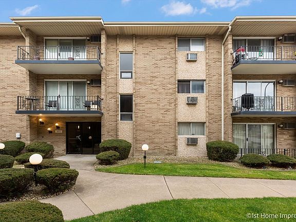 3rd image of 10117 S Cicero Ave APT 204