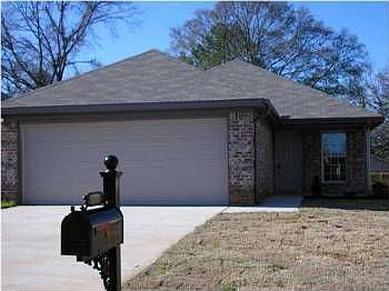 1st image of 132 Bradford Cir