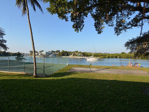 4th image of 390 Golfview Road #A