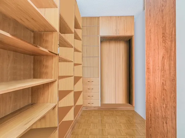 60 Oceana Drive West image 15 of 17