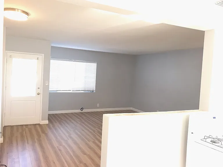 155 Park Ave #5 — Photo 2