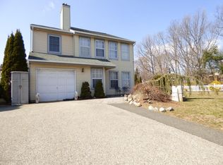 33 Carmel Way, Eatontown, NJ 07724