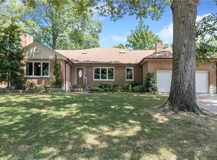 46 Willmore Rd, Saint Louis, MO 63109