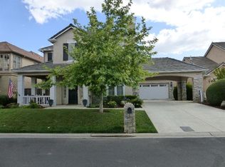 10449 E Fieldstone Ave, Clovis, CA 93619