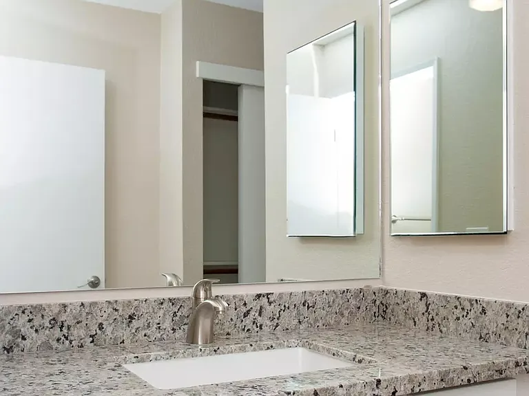 Heather Ridge Apartments — Photo 4
