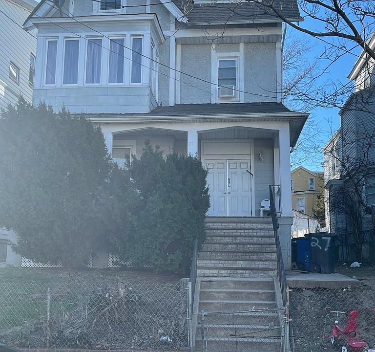1st image of 25 Farley Ave #3