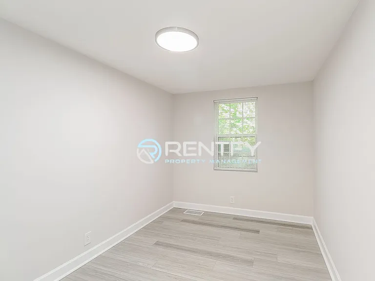 9304 Legranger Rd — Photo 14