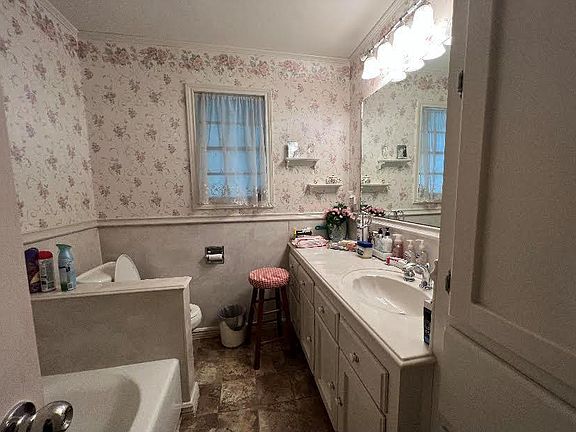 2nd image of 6001 Jack Ave
