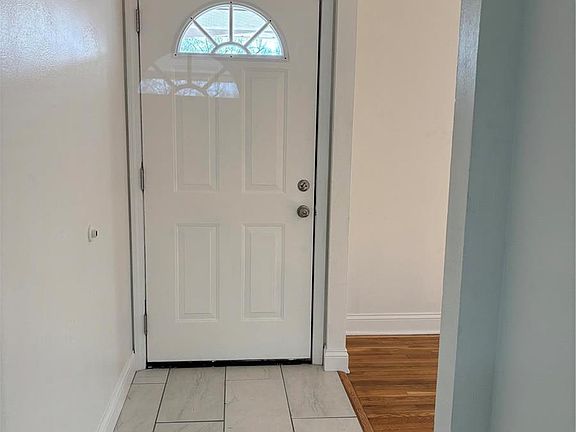 2nd image of 1555 Oliveto Ln