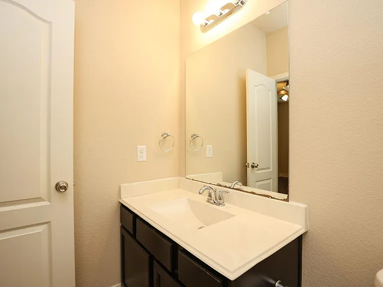 147 W Wading Pond Cir — Photo 32