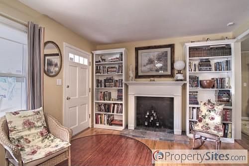 3rd image of 607 Woodmont Dr