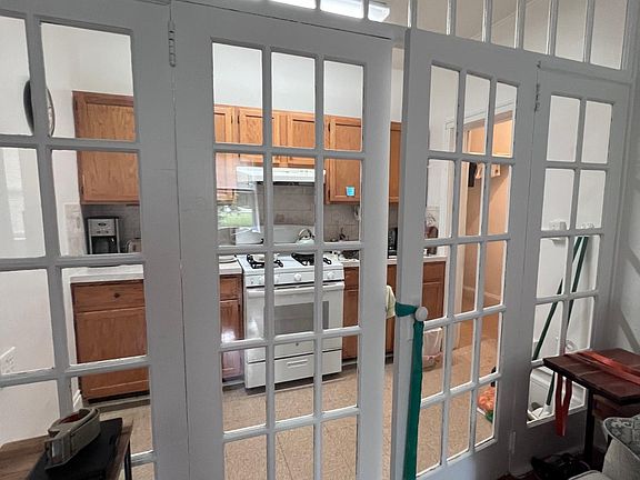 2nd image of 6 Park Ave #6