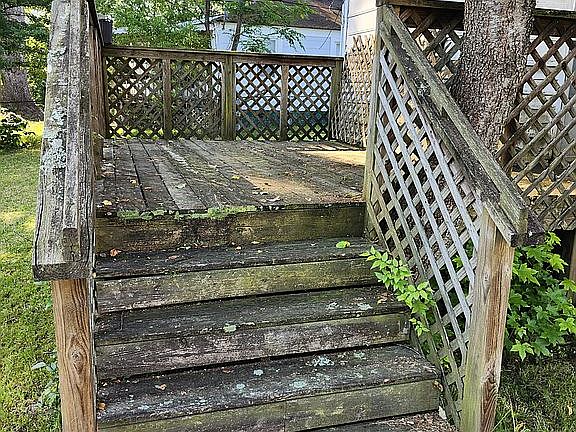 2nd image of 395 Gentry St