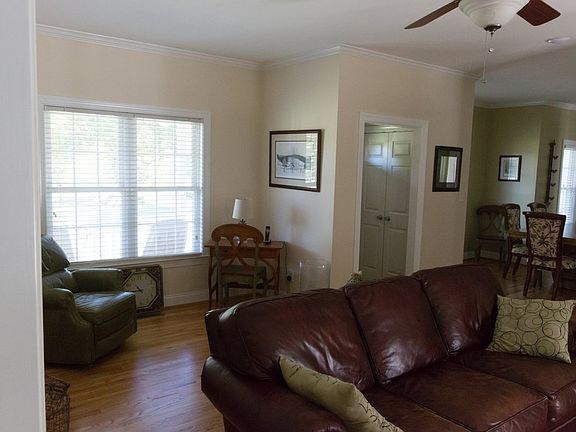 2nd image of 4021 Mackenzie Dr