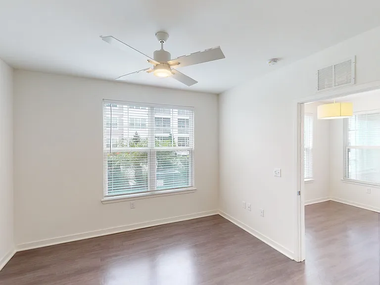 Essex Luxe Apartments — Photo 77