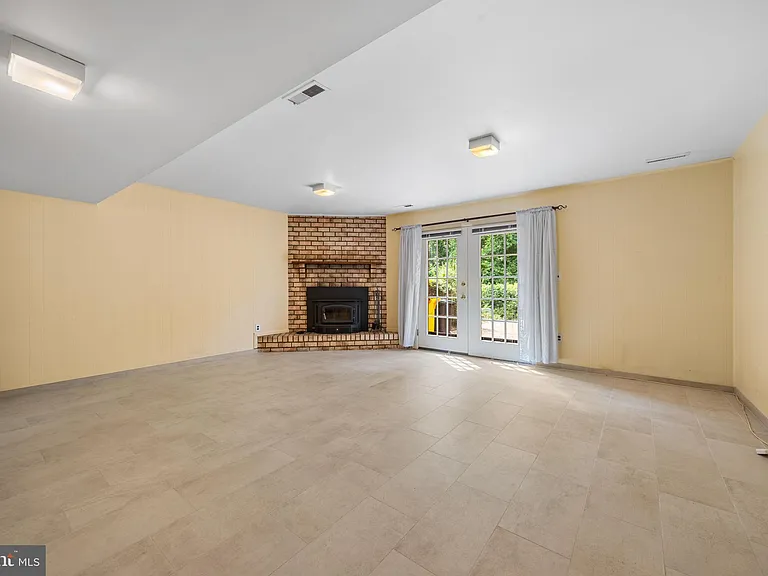 1260 Masters Dr — Photo 35