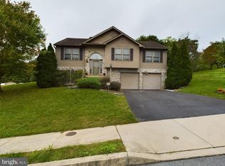 403 Rabbit Hill Ln, Lancaster, PA 17603