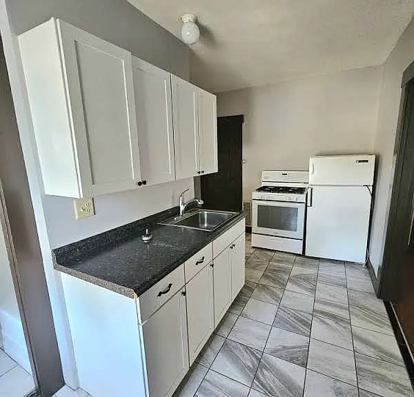 250 Obell Ct #3 — Photo 5