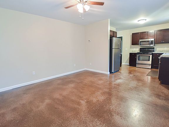 2nd image of 308 E Railroad St #A