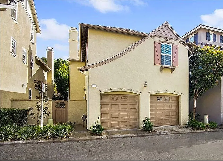 Building Photo - 8 Steeton Ln