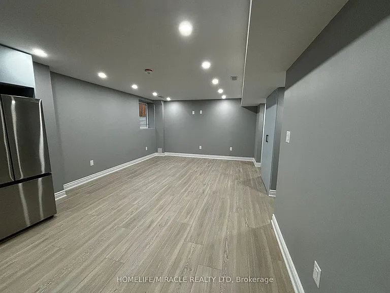 35 Merrimac Dr — Photo 15