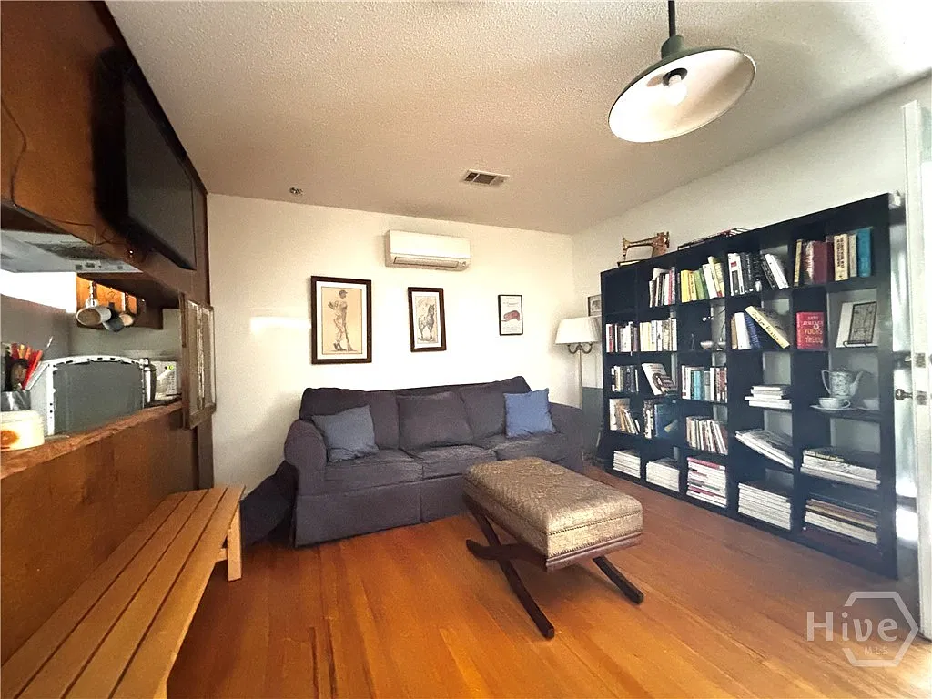 1 bed, 1.0 bath, $1,500 — Photo 4