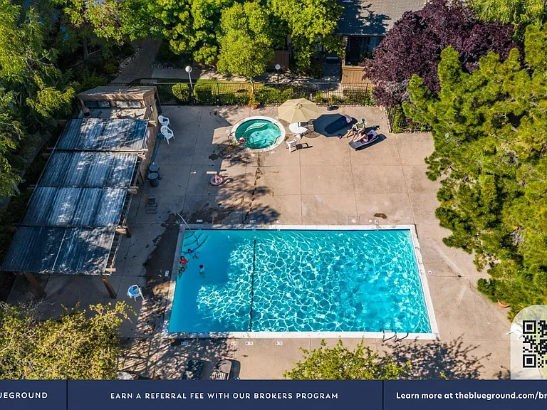 Building's Swimming pool