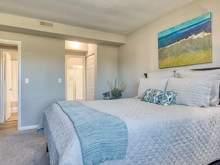 Andover Apartments — Photo 10