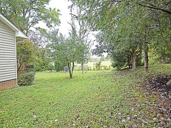 3rd image of 147 Valley Crest Dr