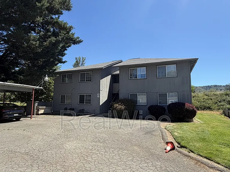 2145 NW Heidi Ln #D — Photo 1