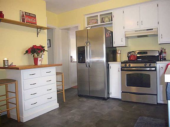 4th image of 51 Marbury Ave