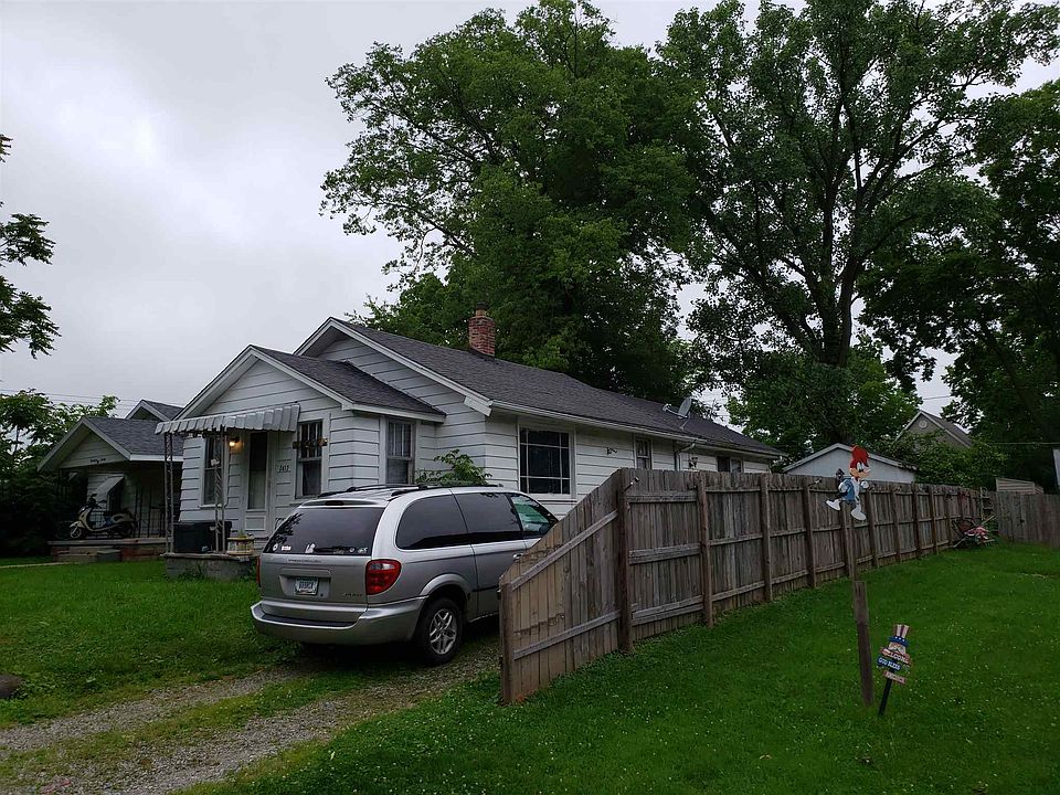 2nd image of 2412 W 11th St
