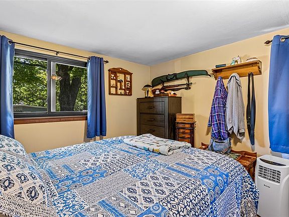 3rd image of 14135 Oak Dr