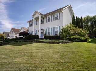 6443 Sunray Crest Dr, Victor, NY 14564