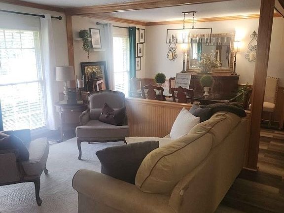 3rd image of 3016 Green Grove Cir NE