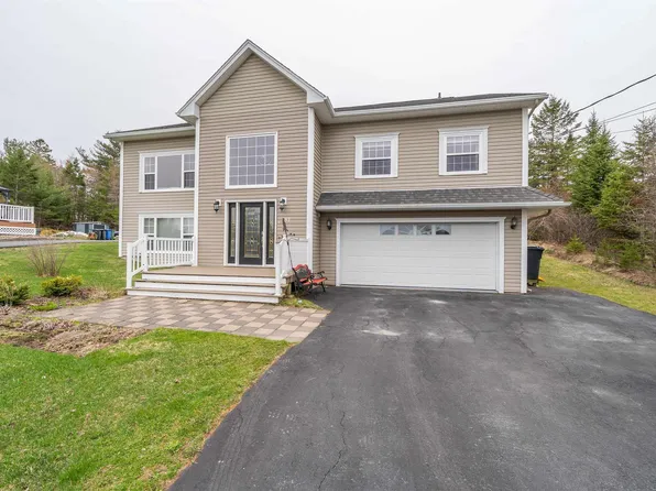 81 Orchard Dr, Halifax, NS B4E 3B3