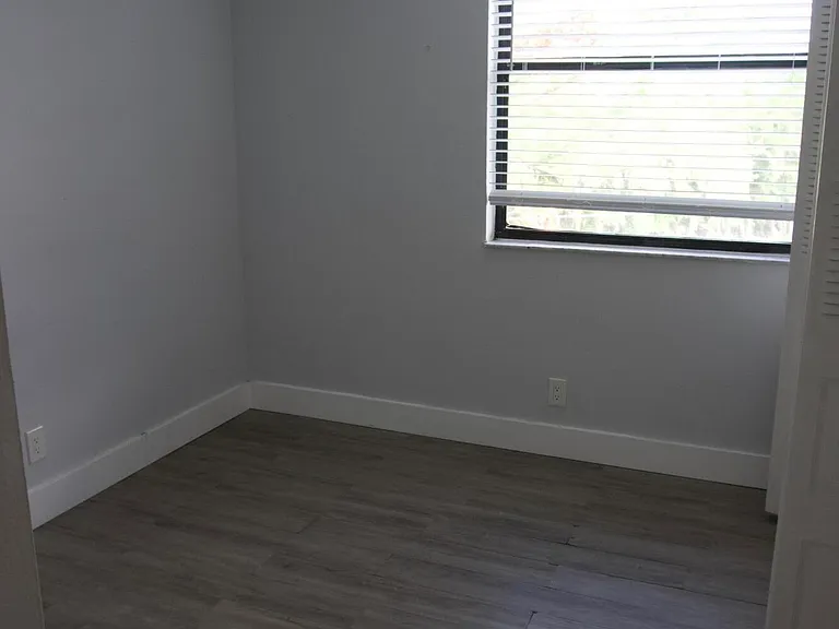 213 Lake Pointe Dr #211 — Photo 17