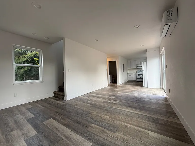 912 Alabama St — Photo 9