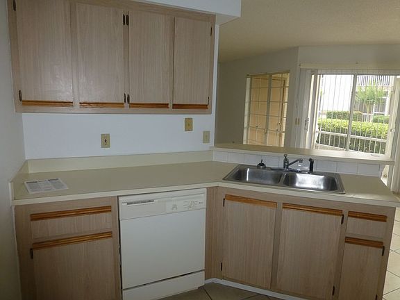 5th image of 4812 Normandy Pl