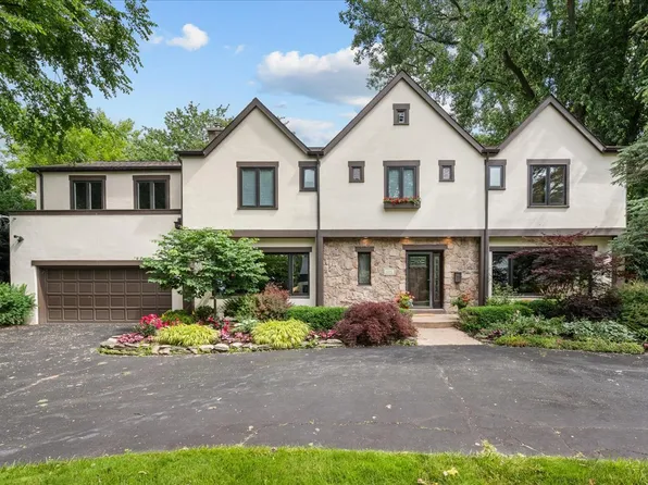 1347 Sunview Ln, Winnetka, IL 60093