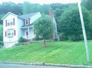 42 Larkin Ln, Garnerville, NY 10923