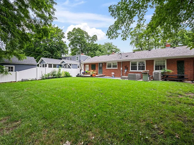 632 N Hickory Ave — Photo 27