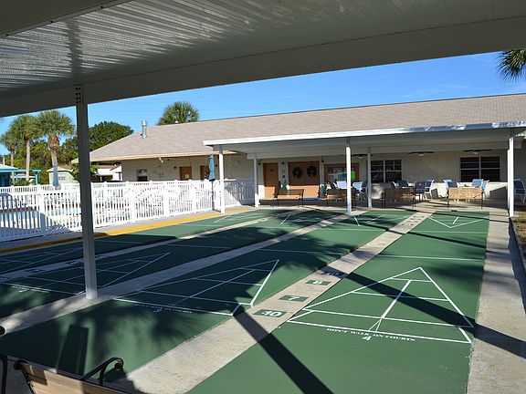 Clubhouse & Shuffleboard