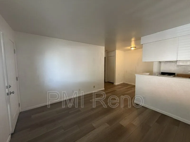 1 bed, 1.0 bath, 505 sqft, $1,282 — Photo 2