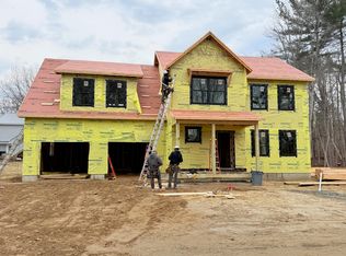 4 Walker Dr #101, Saco, ME 04072