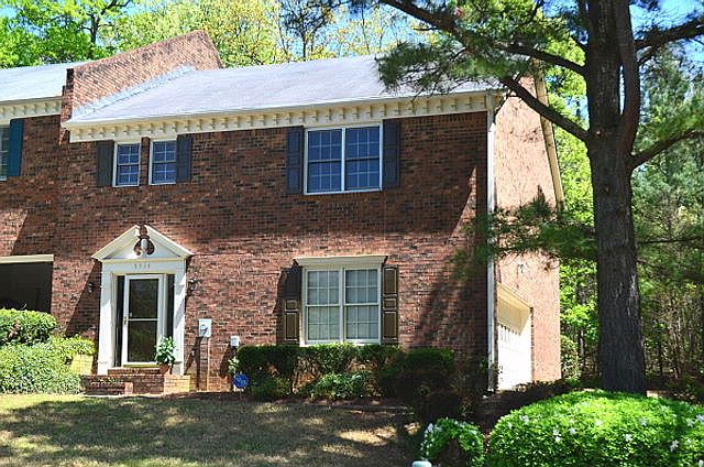 2nd image of 5914 Princess Ln